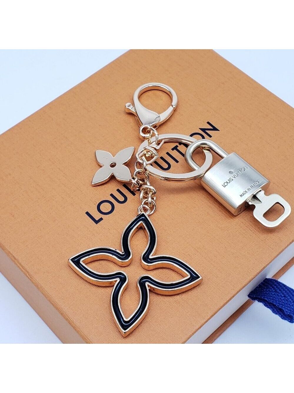 Authentic Louis Vuitton Gold Lock & Box w/ Unbranded Clover Bagcharm - Picture 4 of 9